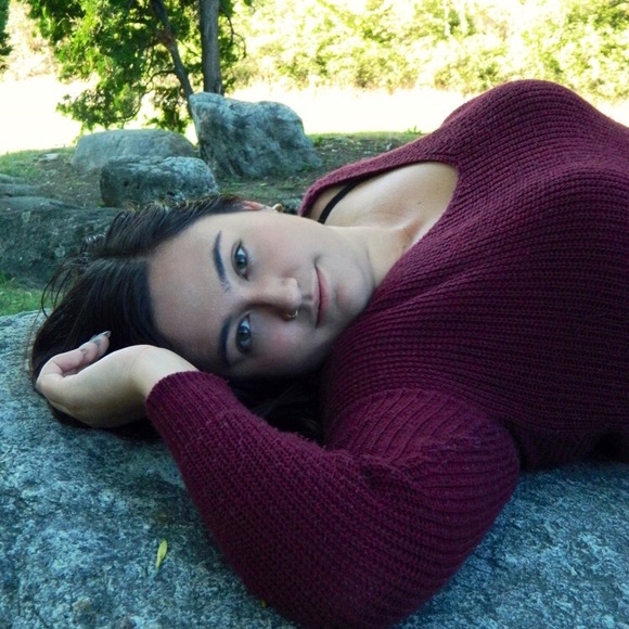 Meet your Posher, Jenn - Picture 1 of 1